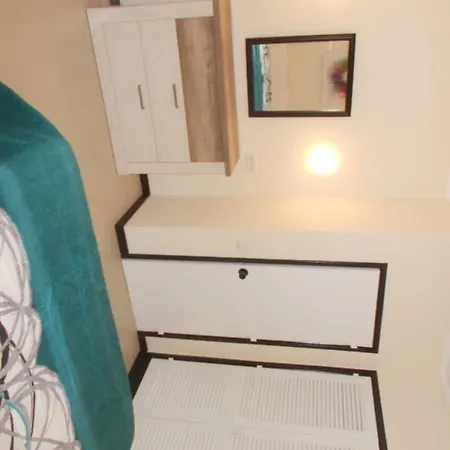 Apartment Zee Uitzicht De Luxe